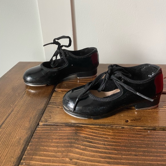 Capezio Jr Tyette Tap Shoes - Picture 5 of 7